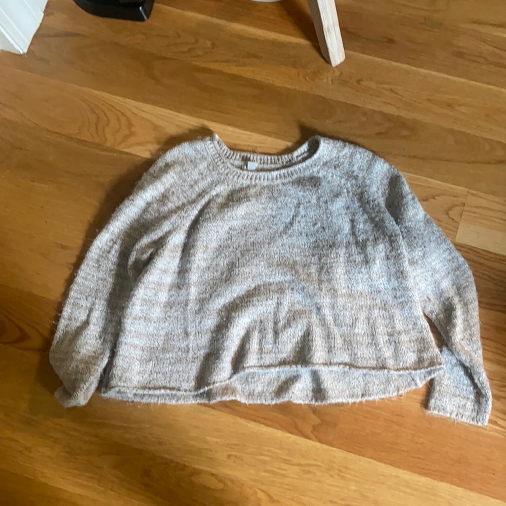 Size medium cropped Urban outfitters sweater